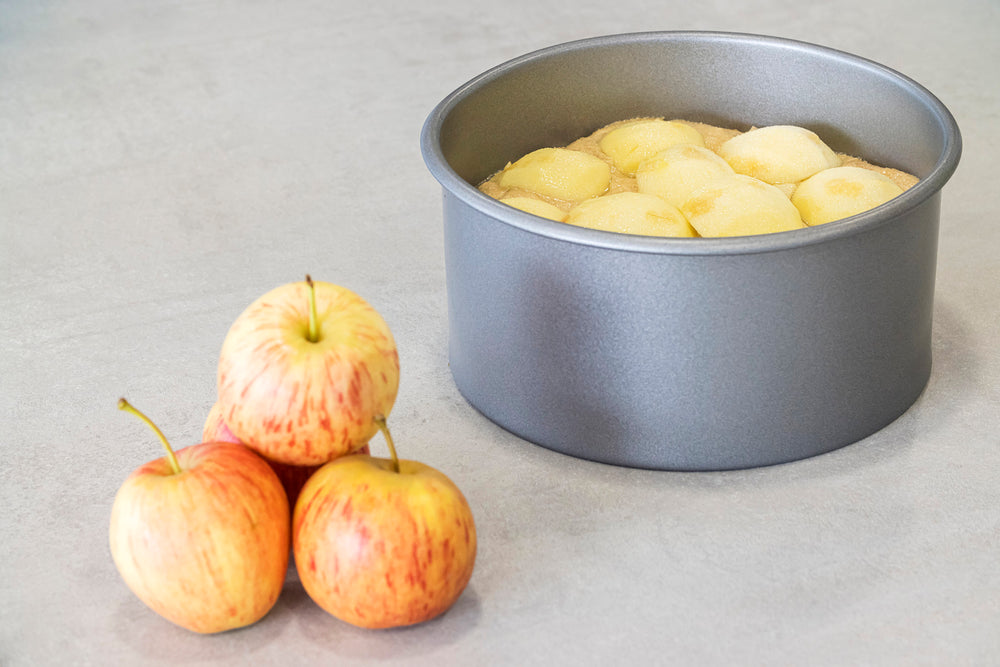 KitchenCraft Non-Stick Loose Base Deep Cake Pan, 18cm