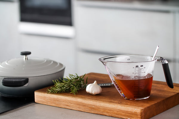 MasterClass Angled Measuring Jug 1L, Clear BPA Free Plastic Jug with Handle image 10