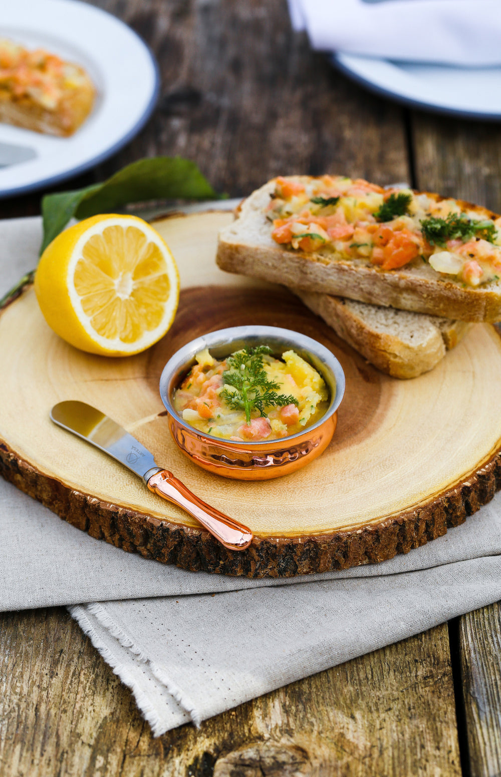 Artesà Rustic Medium Wooden Serving Board