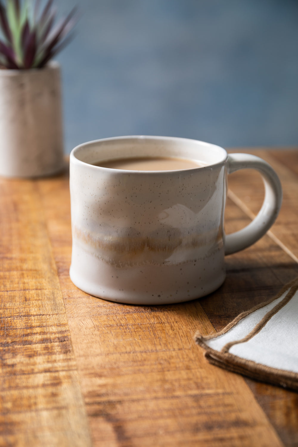Mikasa White Reactive Glaze Mug, 450ML