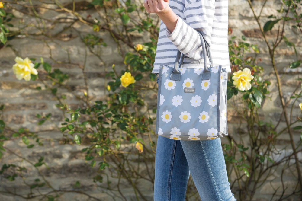 KitchenCraft 4 Litre Retro Flower Dot Lunch / Snack Cool Bag