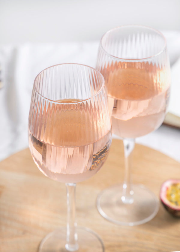 BarCraft Set of 2 Large Ribbed Wine Glasses in Gift Box image 5