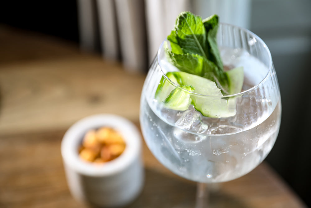 BarCraft Set of 2 Handmade Ribbed Gin Glasses in Gift Box