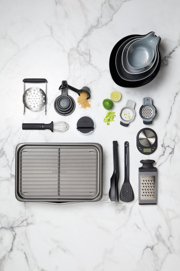 MasterClass Smart Space Seven-Piece Stacking Non-Stick Baking & Roasting Set image 2