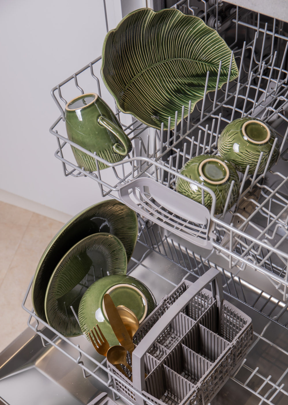 Mikasa Jardin Stoneware Round Serving Platter, 35.5cm, Green