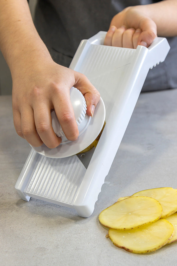 KitchenCraft 7 in 1 Mandoline and Grater Set image 5