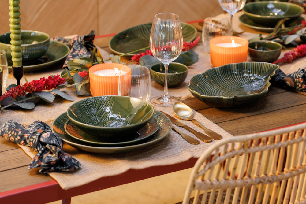 Mikasa Jardin Leaf-Shaped Stoneware Serving Dish, 31.5cm, Green