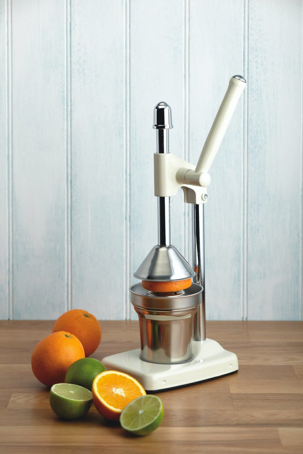 Living Nostalgia Antique Cream Heavy Duty Juicer