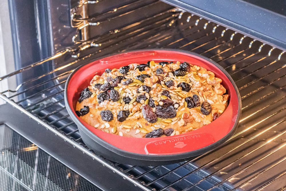 MasterClass Smart Silicone Flexible Round Cake Pan, 20.5cm