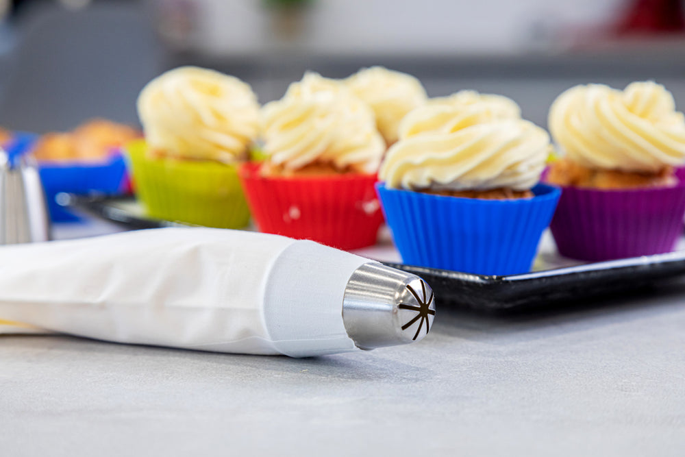 Sweetly Does It 9 Piece Icing Set