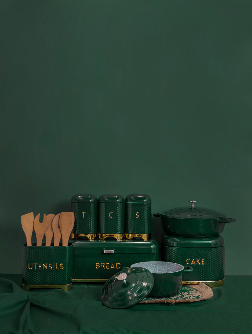 Creative Tops Round Hessian Placemats, Set of 4, Green Leaf Design, 43cm