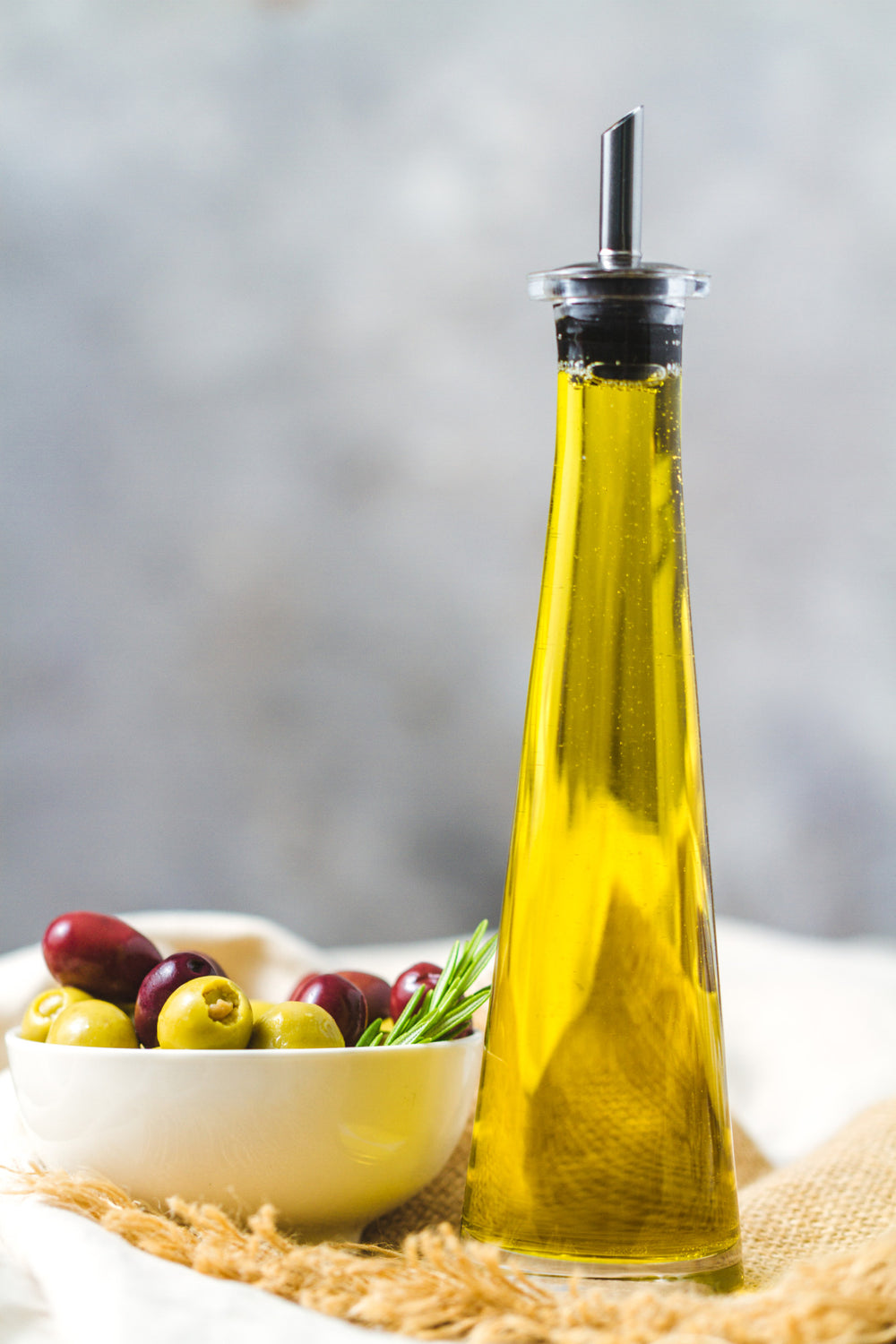 KitchenCraft World of Flavours Italian Glass Pyramid Oil Bottle