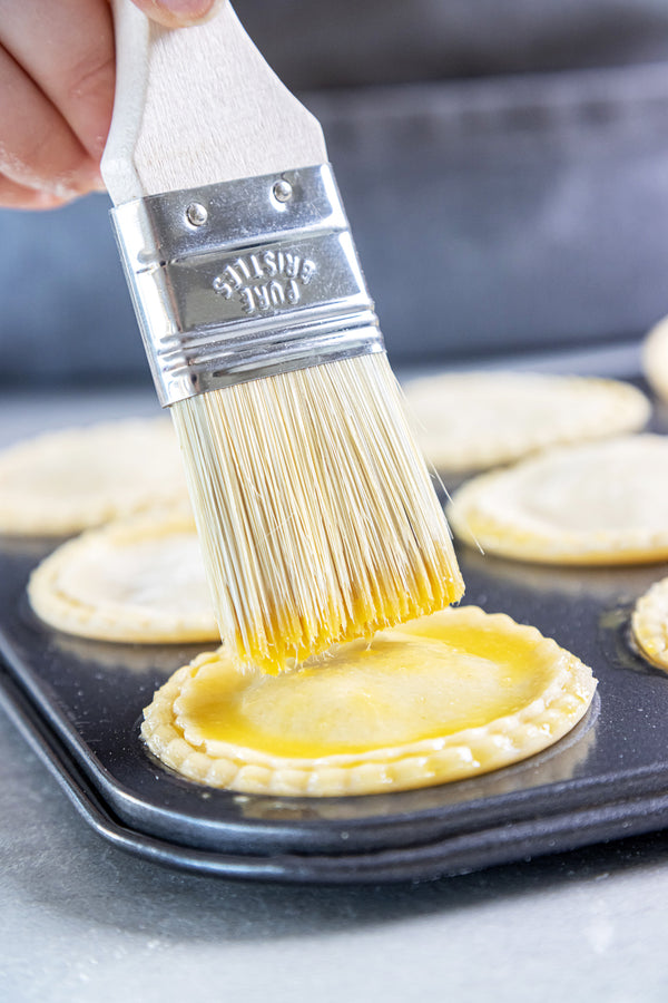 KitchenCraft Set of 2 Wide Pastry Brushes image 6