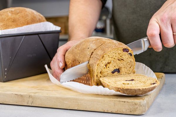 KitchenCraft Pack of Forty 2lb Loaf Tin Liners image 6