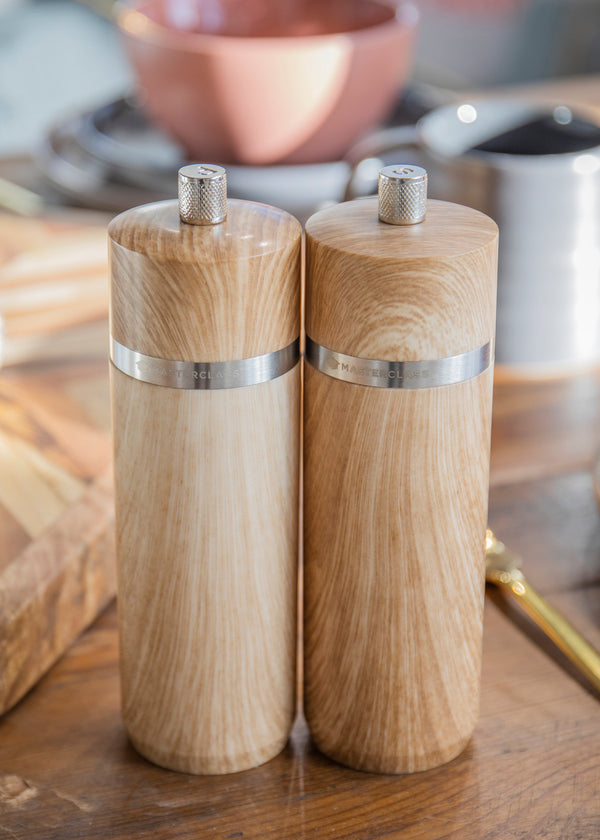 MasterClass Salt or Pepper Mill (17cm) - Beech Finish image 6