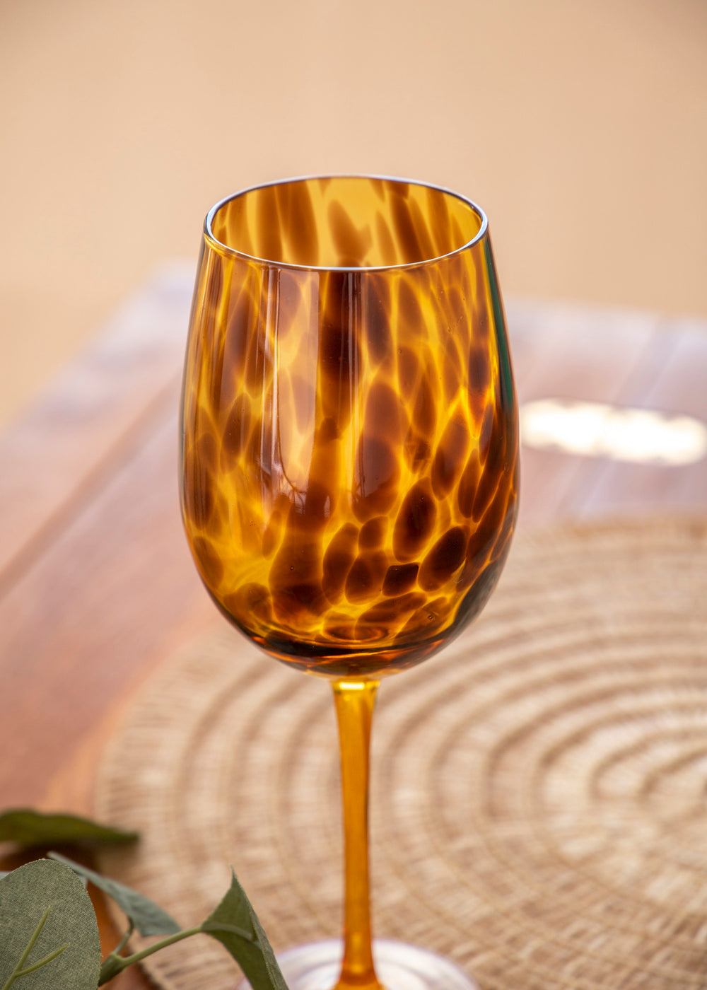 BarCraft Set of 2 Tortoiseshell Patterned Wine Glasses in Gift Box