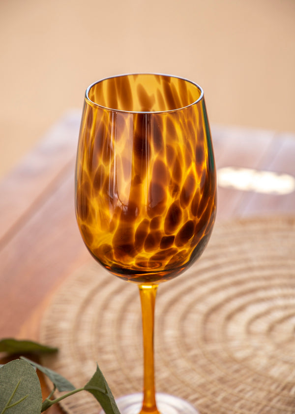 BarCraft Set of 2 Tortoiseshell Patterned Wine Glasses in Gift Box image 4