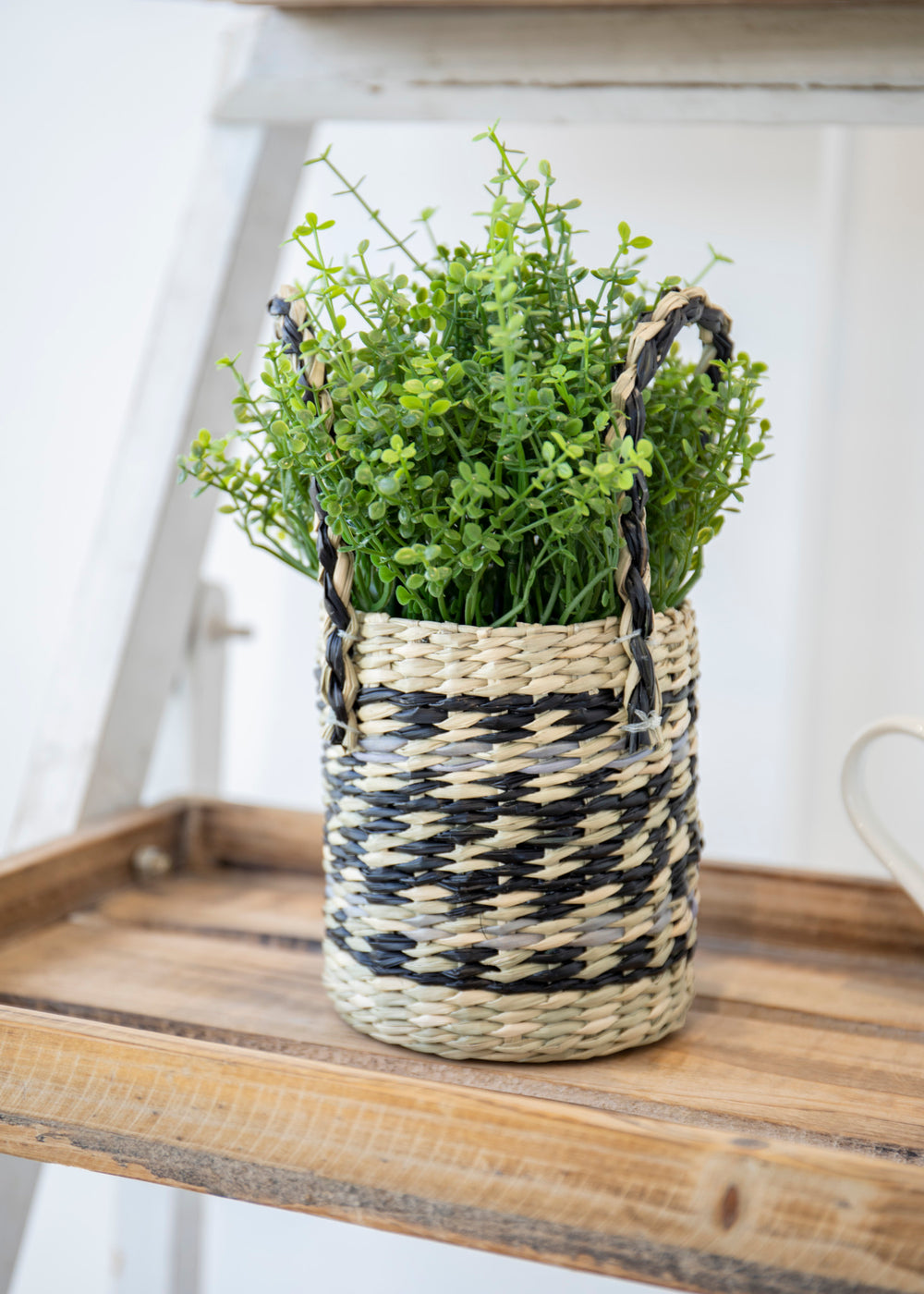 KitchenCraft Seagrass Plant Basket with Handles, Black & Grey Striped Design