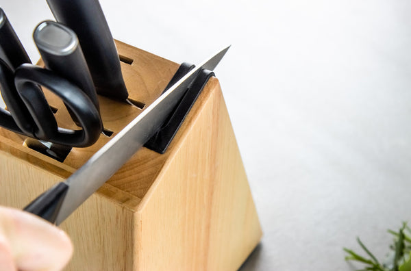 KitchenAid Classic 6-Piece Knife Set with Block, Sharp High-Carbon Japanese Steel Kitchen Knives and Rubberwood Holder image 6