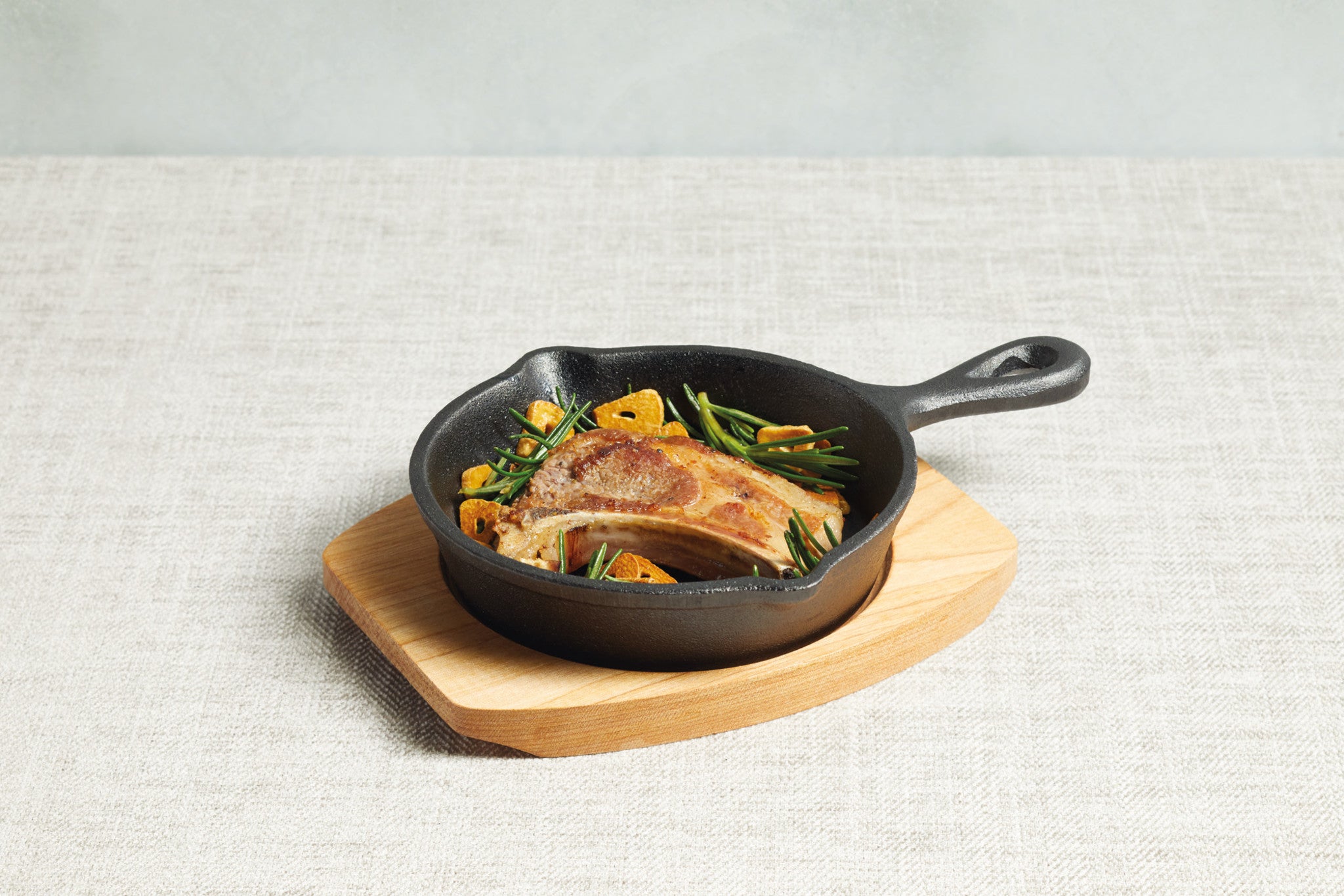 Artesà Cast Iron 15cm Round Small Fry Pan With Board Cookserveenjoy