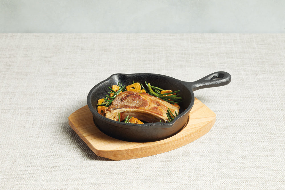 Artesà Cast Iron Round Small Fry Pan with Board, 15cm