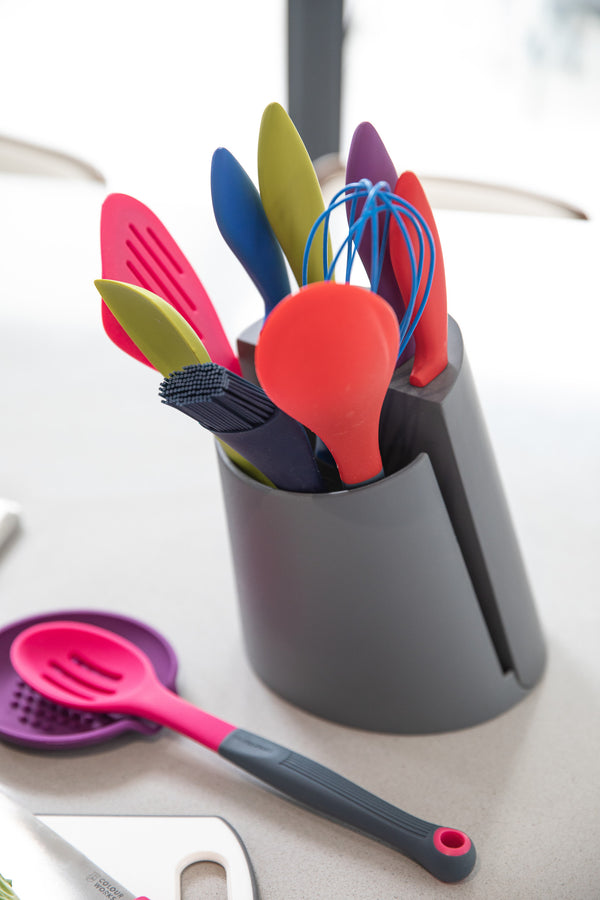 Colourworks 6 Piece Knife Block Set with Wooden Block and Chopping Board image 13