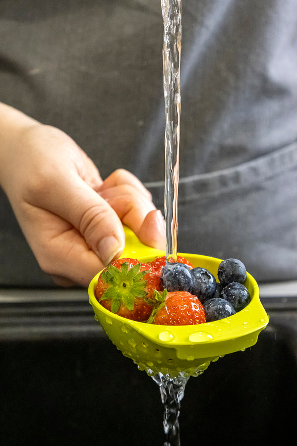 KitchenCraft Set of 2 Mini Colanders image 4