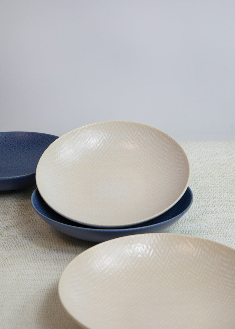 KitchenCraft Set of 4 Pasta Bowls in Gift Box, Lead-Free Glazed Stoneware - Embossed Blue / Cream