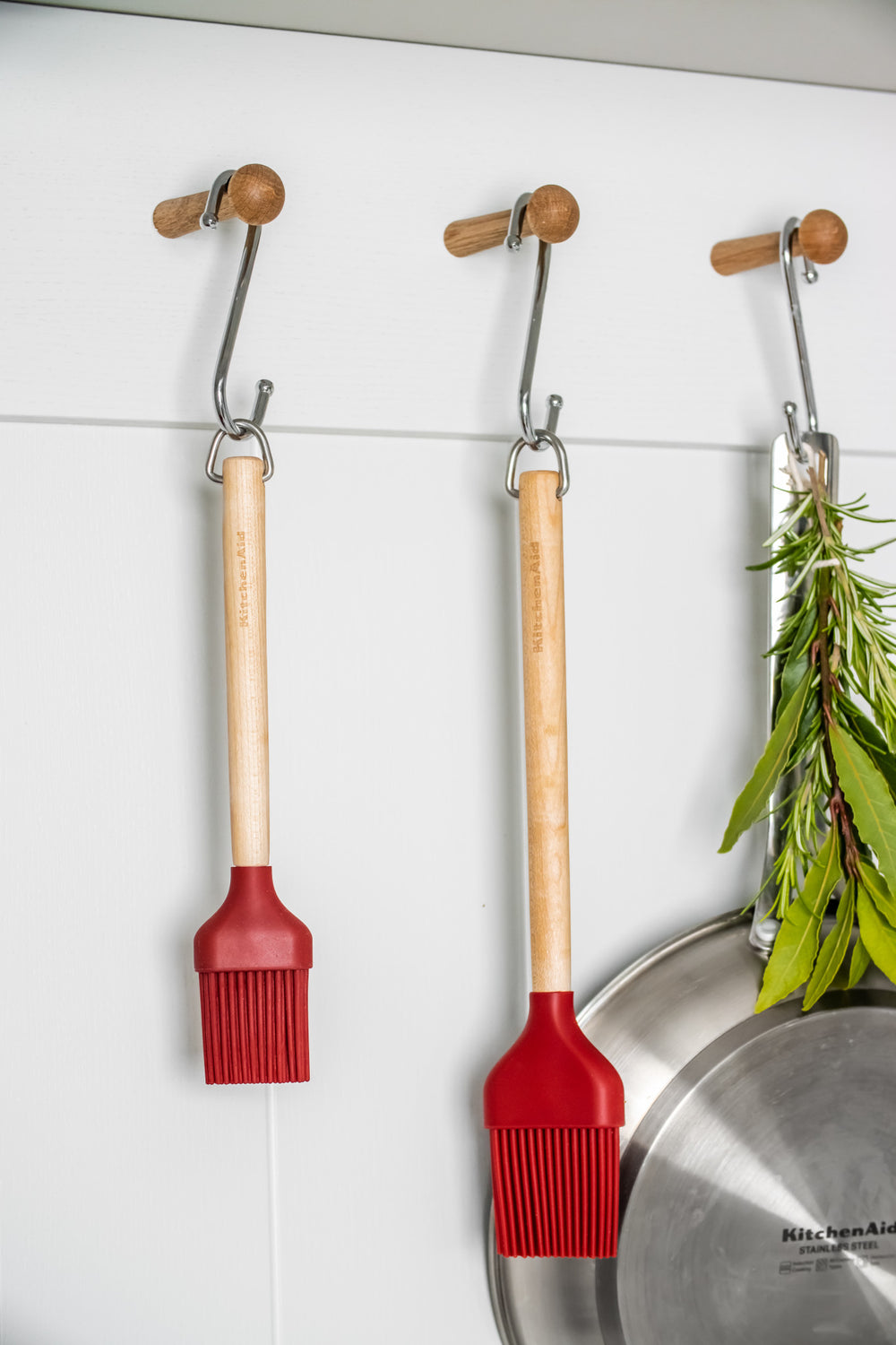 KitchenAid Birchwood Pastry Brush - Empire Red