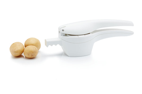 KitchenCraft Plastic Potato Ricer With Two Discs image 5