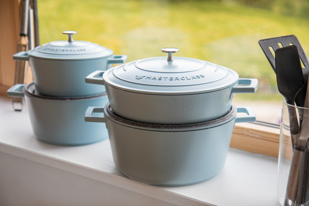 MasterClass Sky Blue Cast Aluminium Casserole Dish, 4L