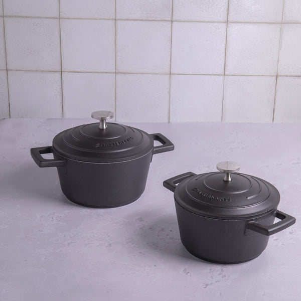 MasterClass Set of 2 Cast Aluminium Casserole Dishes, Black, 1.4L image 2