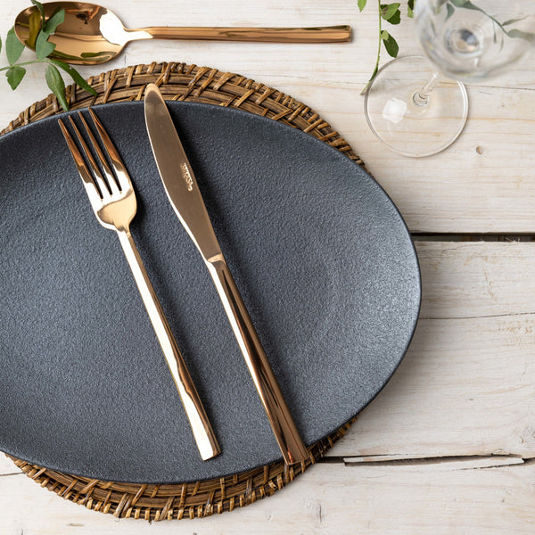 Maxwell & Williams Caviar 30cm Oval Plate image 4