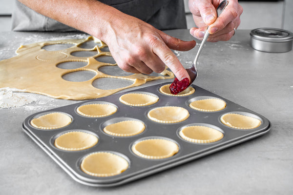 KitchenCraft Non-Stick Twelve Hole Shallow Pan image 6