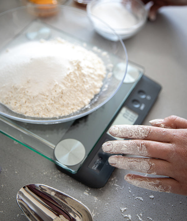 Taylor Pro Touchless TARE Digital Dual 14.4Kg Kitchen Scale image 2