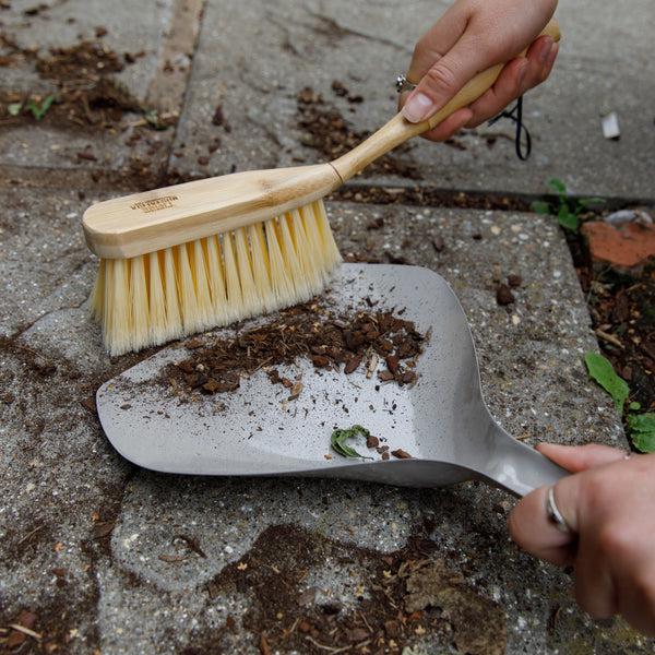 Living Nostalgia Traditional Dustpan and Brush Set image 5