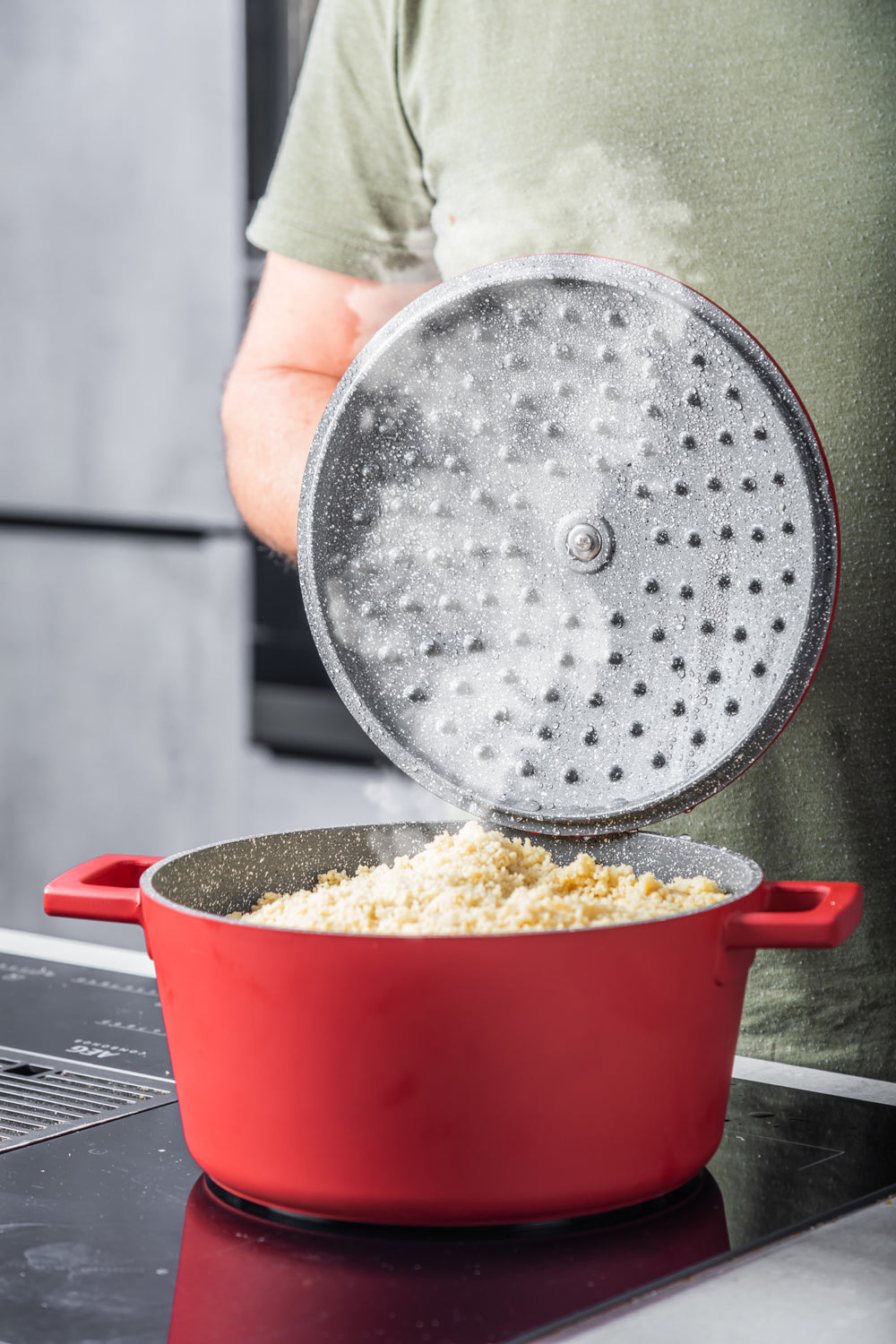 MasterClass Red Cast Aluminium Casserole Dish with Lid, 2.5L