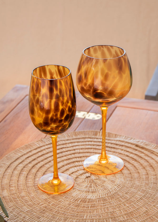 BarCraft Set of 2 Tortoiseshell Patterned Wine Glasses in Gift Box image 5