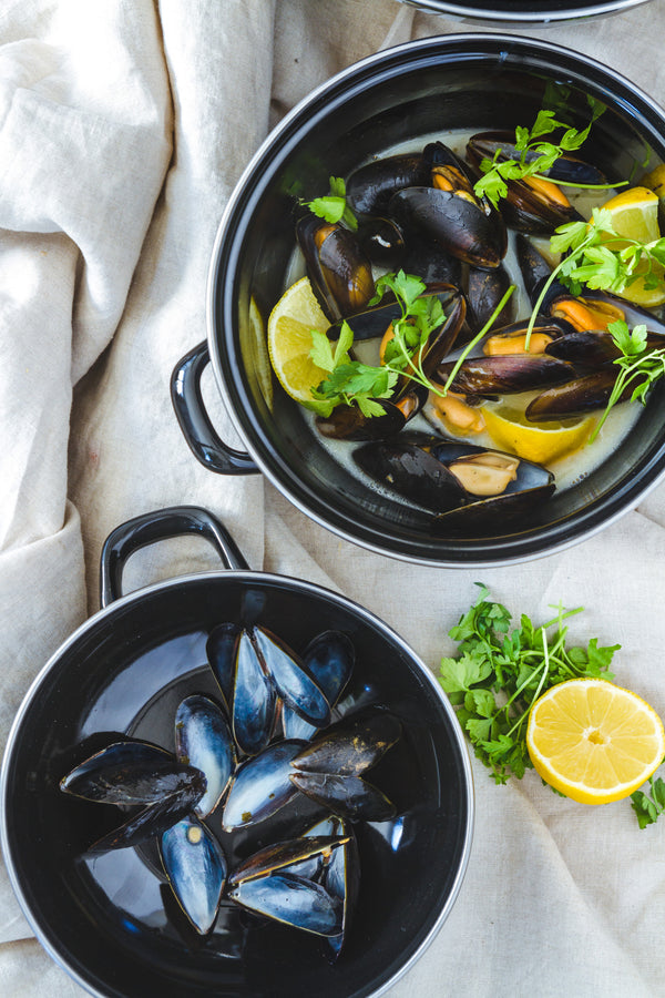 KitchenCraft World of Flavours Mediterranean Large Mussels Pot image 2