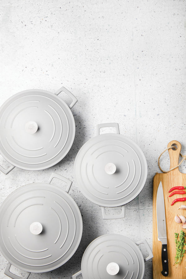 MasterClass Lightweight 2.5 Litre Casserole Dish with Lid - Ombre Grey image 7