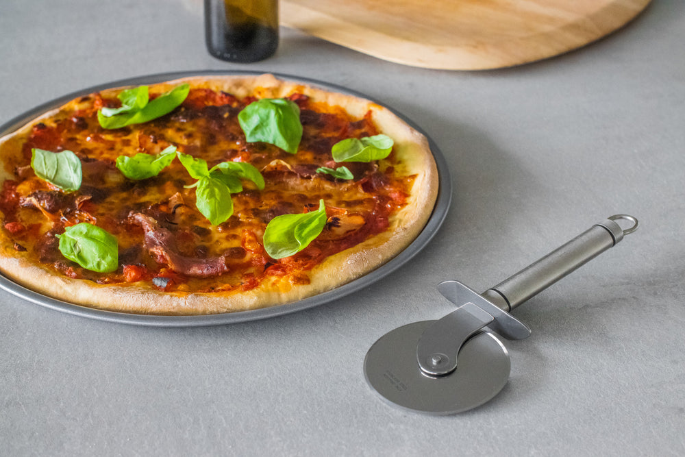 KitchenCraft Oval Handled Professional Stainless Steel Pizza Cutter