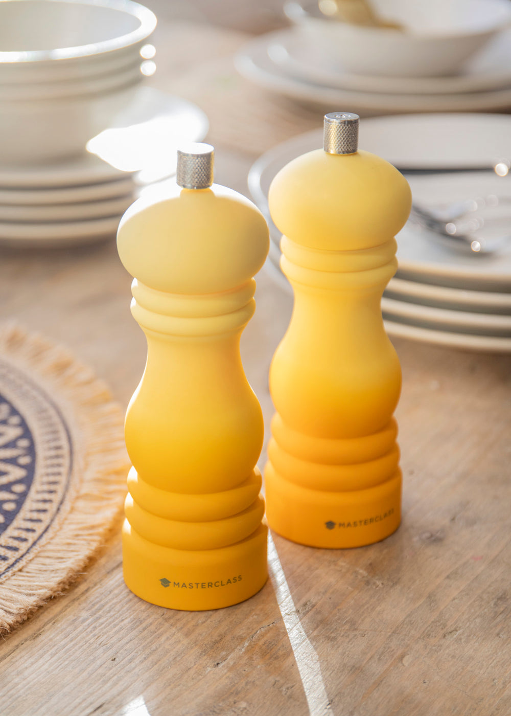 MasterClass Salt or Pepper Mill (17cm) - Mustard Ombre