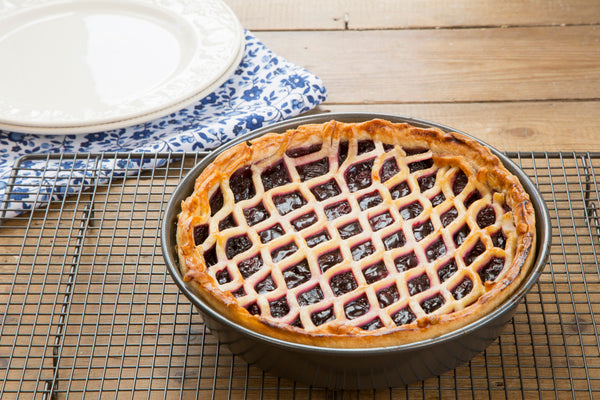 MasterClass Non-Stick Deep Pie Pan, 23cm image 2