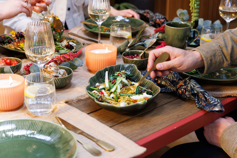 Mikasa Jardin Leaf-Shaped Stoneware Serving Dish, 31.5cm, Green