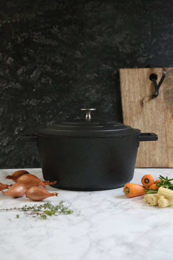 MasterClass Cast Aluminium 4 Litre Casserole Dish image 2