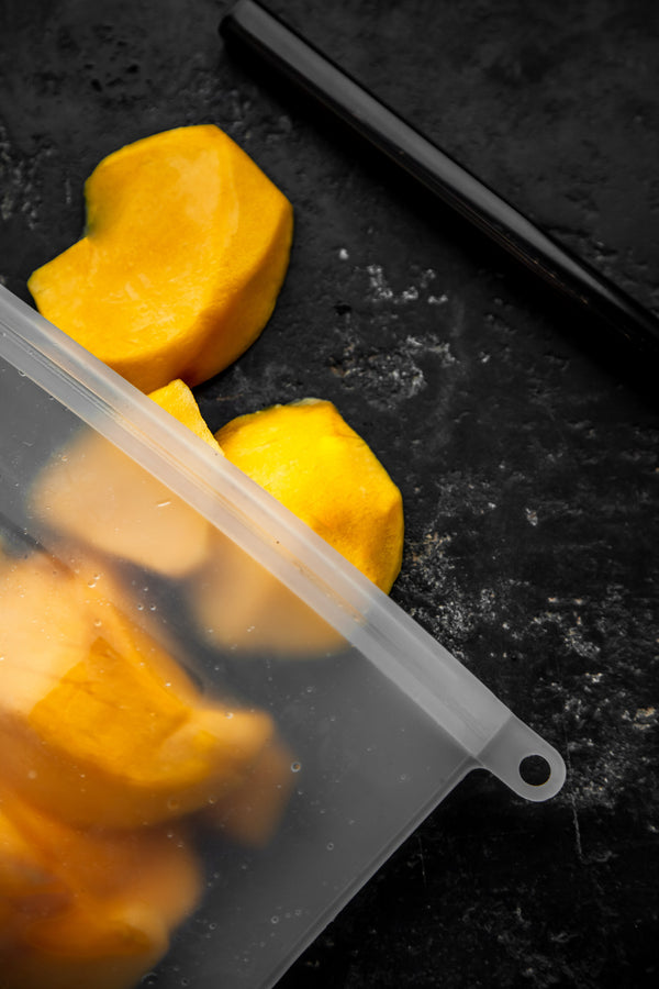 MasterClass 1.5-Litre Reusable Food Bag with Leakproof and Airtight Seal, BPA-Free Silicone image 2