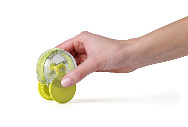 Chef'n GarlicZoom™ Garlic Chopper image 2