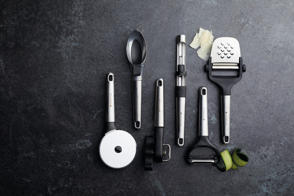 MasterClass Soft Grip Stainless Steel Pizza Cutter image 6