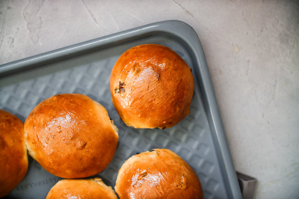 MasterClass Smart Ceramic Baking Tray with Robust Non-Stick Coating, Carbon Steel, Grey, 40 x 27cm image 6