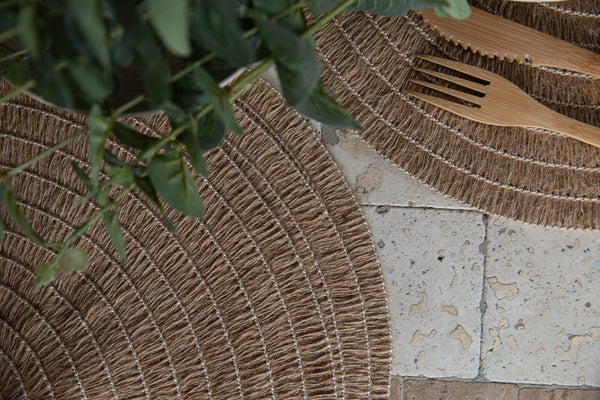 Creative Tops Set of 4 Jute Placemats, Natural Hessian Round Table Mats, 38cm image 5